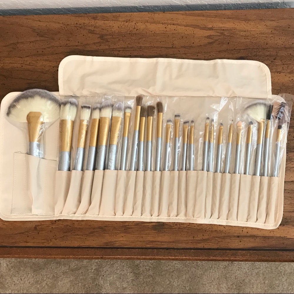 Vander 24 Piece Makeup Brush Set